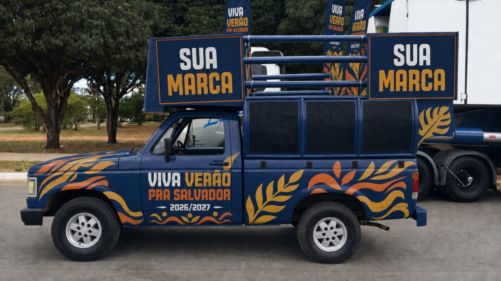 Veículo de som com aplicação de marca do patrocinador na lateral